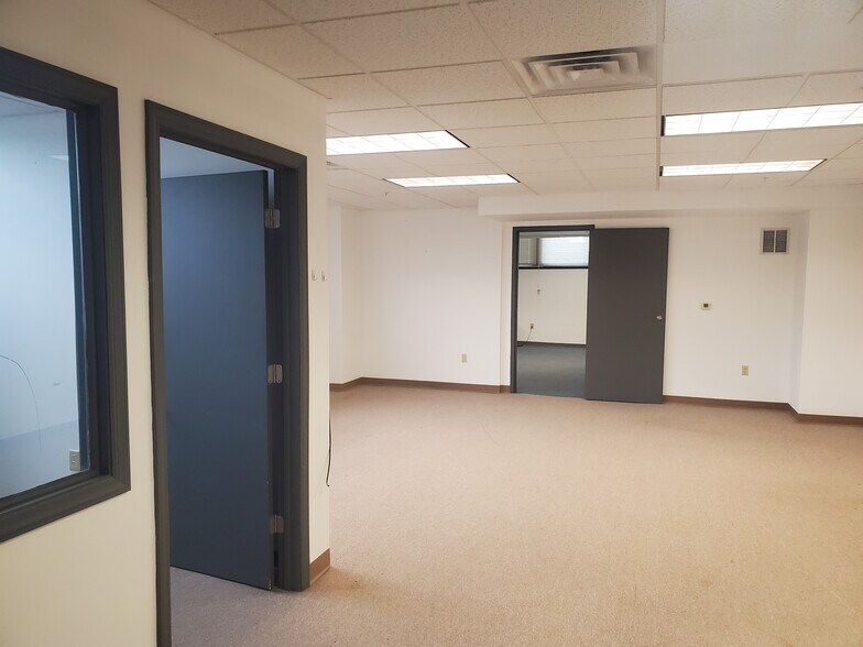 More Photos Of 909 Green St, Harrisburg Office For Lease