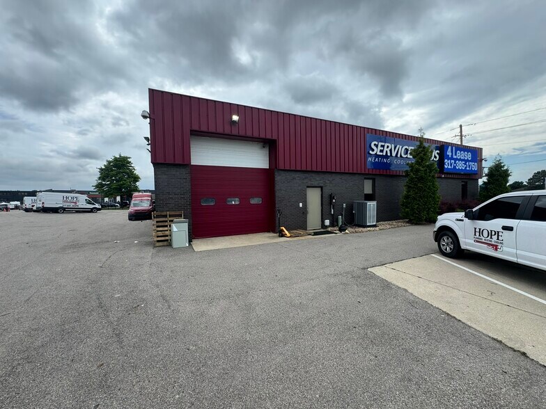 More Photos Of 7520 E 88th Pl, Indianapolis Flex For Lease