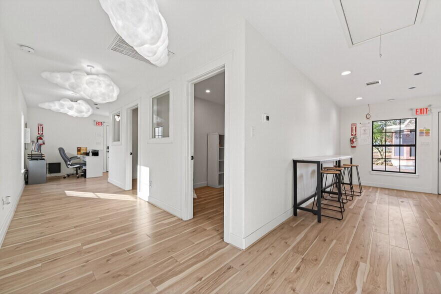 More Photos Of 8911 West Ln, Magnolia Office For Sale