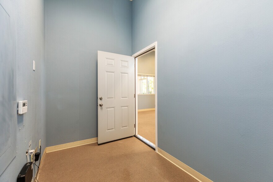 More Photos Of 909-943 Corporate Way, Fremont Research And Development For Lease