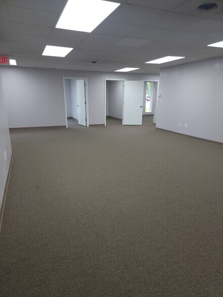 More Photos Of 544 E 11 Mile Rd, Madison Heights Medical For Lease