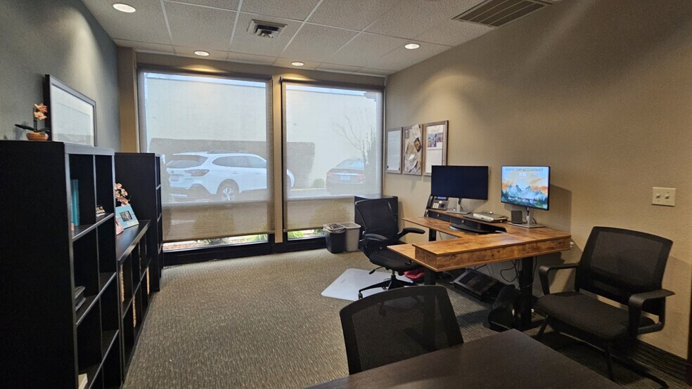 More Photos Of 1104 14th Ave, Longview Office For Lease