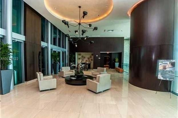 More Photos Of 990 Biscayne Blvd, Miami Apartments For Lease