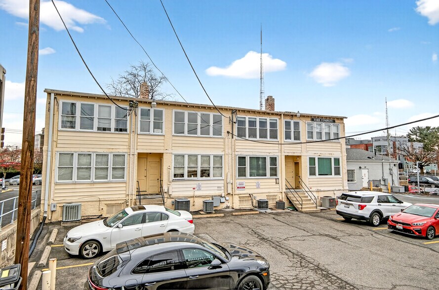 More Photos Of 5232-5236 44th St NW, Washington Office For Sale