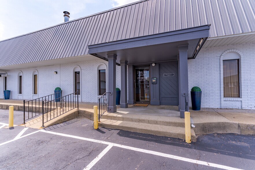 Primary Photo Of 2816 Veach Rd, Owensboro Medical For Sale