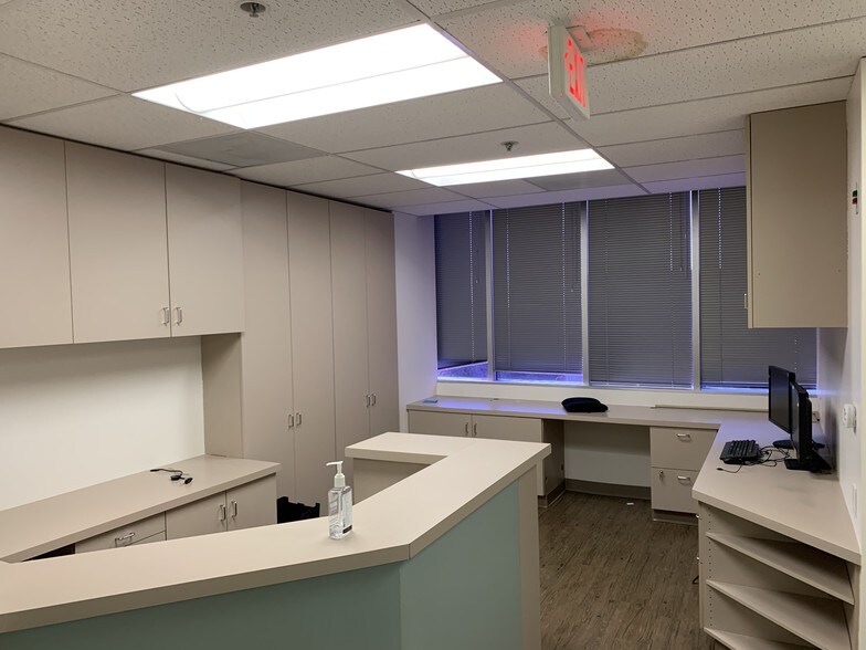 More Photos Of 2080 Century Park E, Los Angeles Medical For Lease