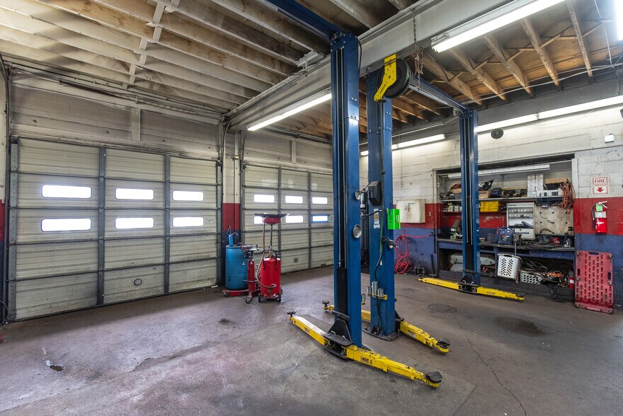 More Photos Of 8685 Torresdale Ave, Philadelphia Auto Repair For Sale