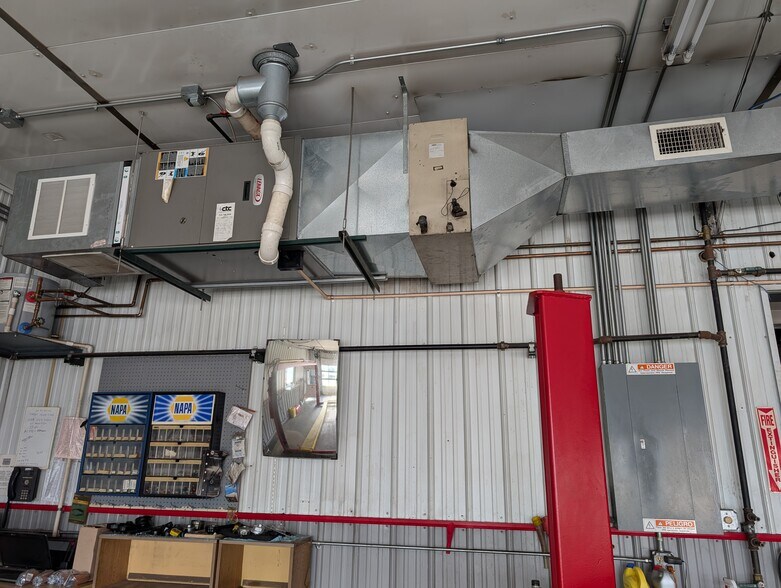 More Photos Of 400 Blackburn St, Ripon Specialty For Sale