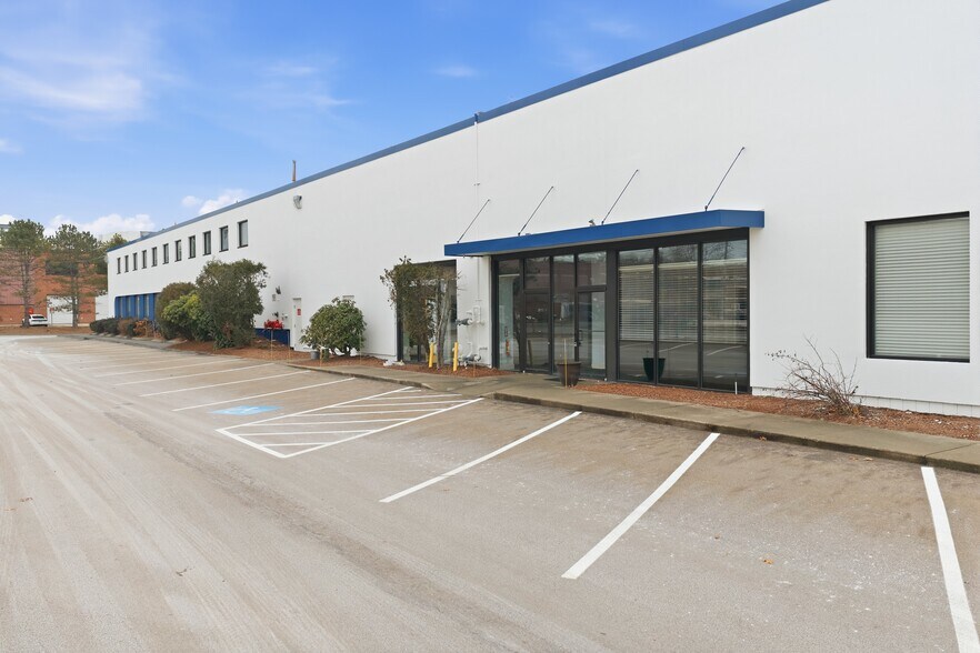 More Photos Of 85 Astor Ave, Norwood Warehouse For Lease