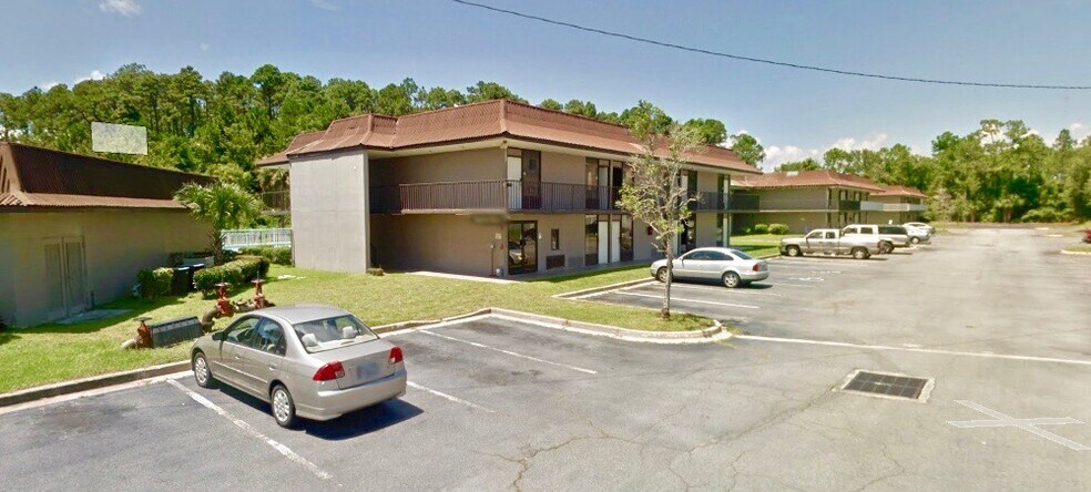 More Photos Of 1311 E King Ave, Kingsland Hotel For Sale