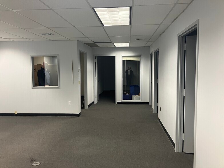 More Photos Of 5 Hillandale Ave, Stamford Office Residential For Lease