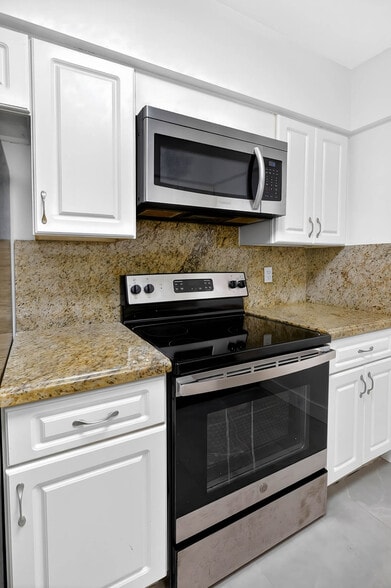 More Photos Of 4900 NW 10th Ave, Fort Lauderdale Apartments For Sale