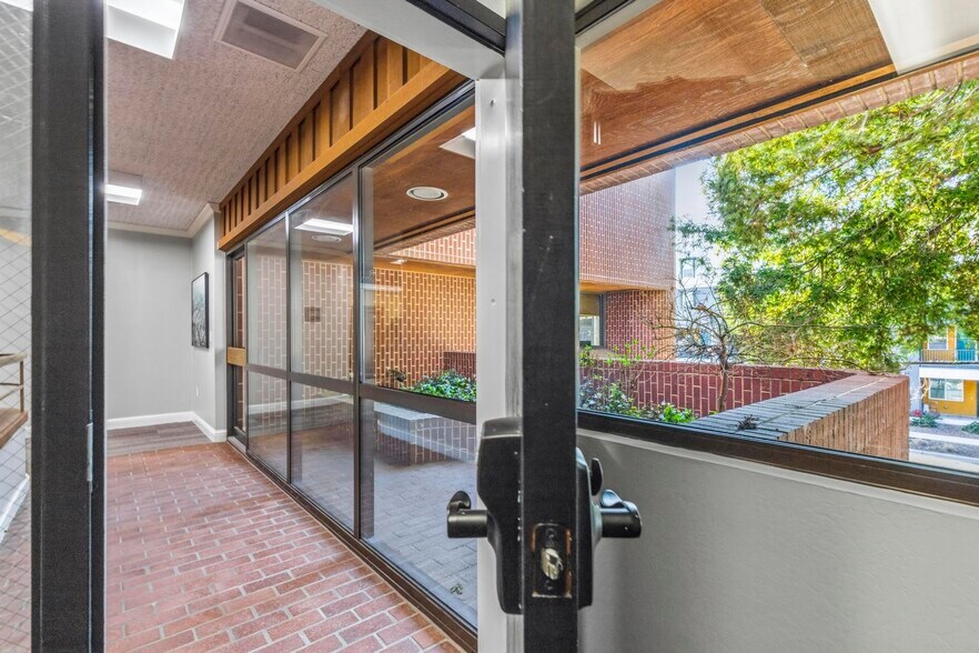 More Photos Of 2555 3rd St, Sacramento Office For Lease