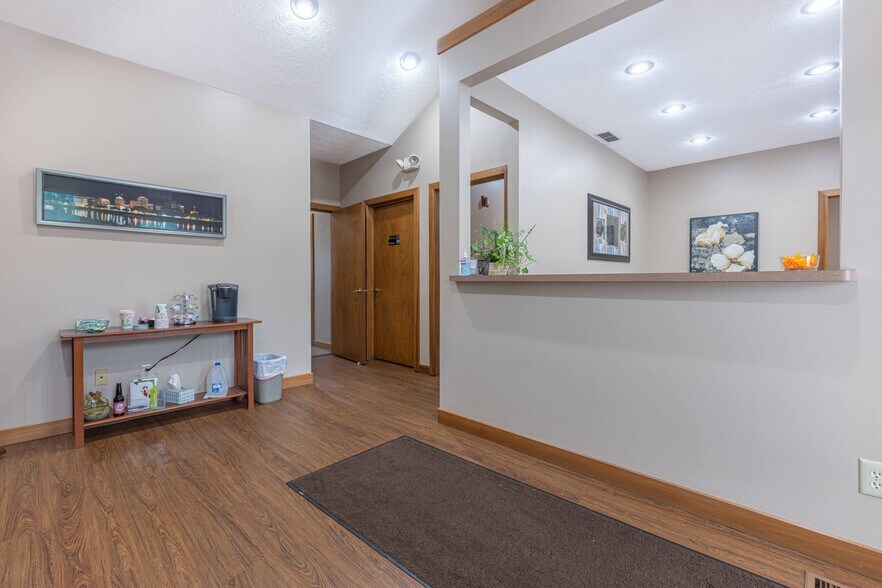 More Photos Of 7036 Corporate Way, Washington Township Office For Sale