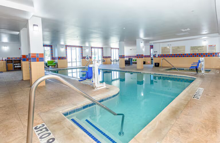 More Photos Of 2700 Green Oaks Rd, Fort Worth Hotel For Sale