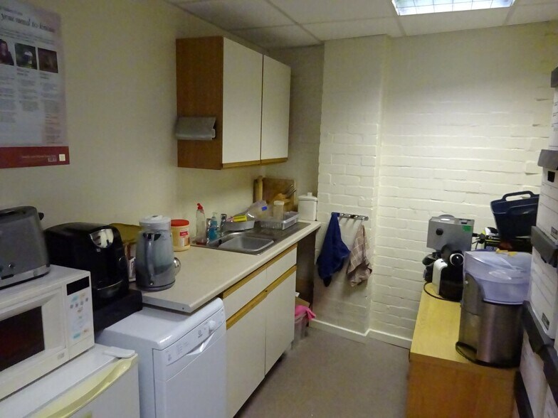 More Photos Of Lilac Grv, Nottingham Flex For Lease