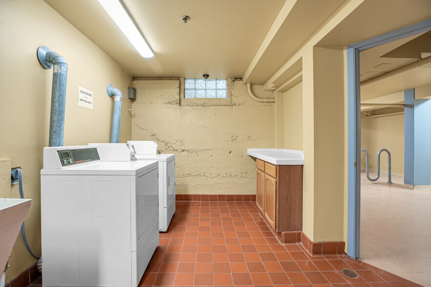 More Photos Of 1215 NW 21st Ave, Portland Apartments For Sale