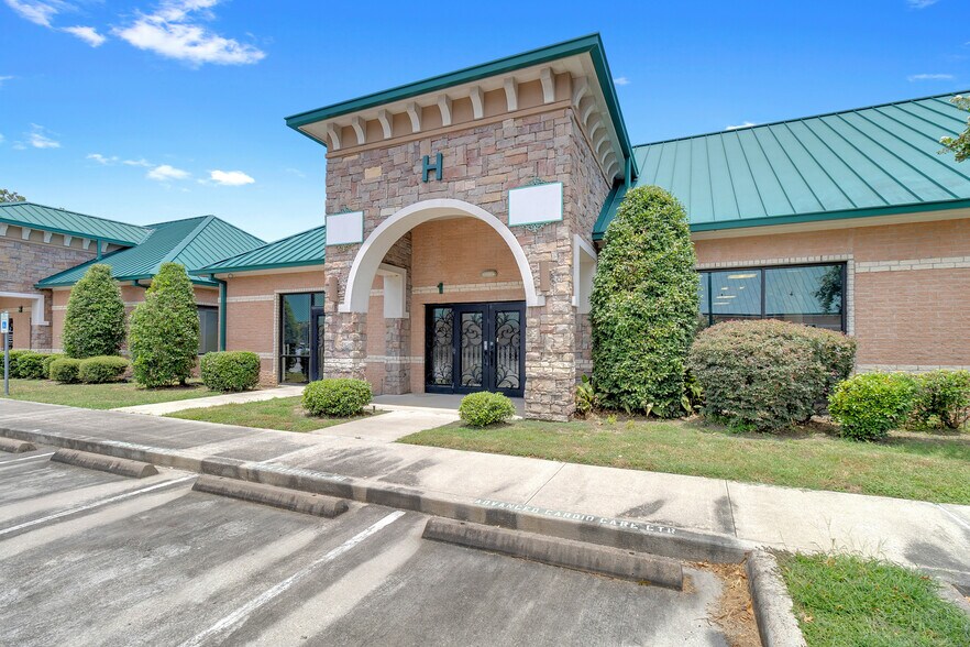 More Photos Of 1125 Cypress Station Dr, Houston Medical For Lease