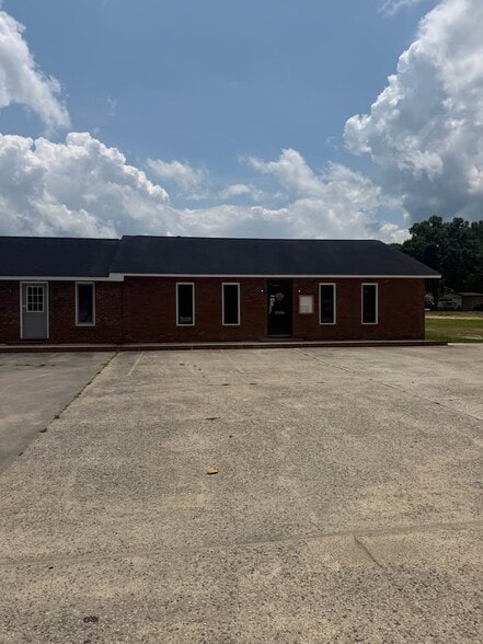 Primary Photo Of 2419-2423 Pineview Dr, Lancaster Unknown For Lease