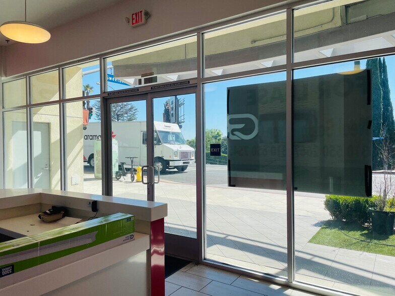 More Photos Of 8305 W Sunset Blvd, West Hollywood Office For Lease