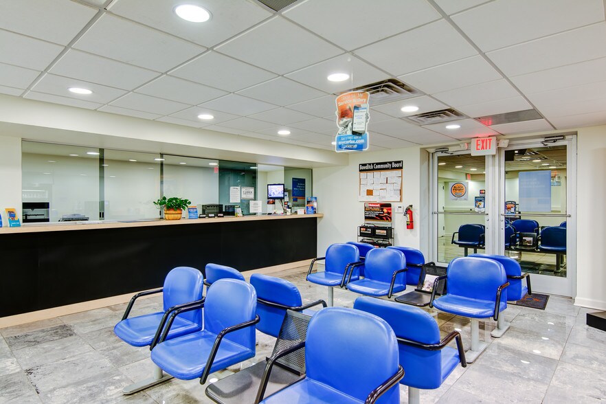 More Photos Of 975 J Clyde Morris Blvd, Newport News Auto Dealership For Lease