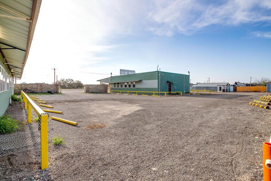More Photos Of 4920 Tin Top Rd, Weatherford Office For Sale