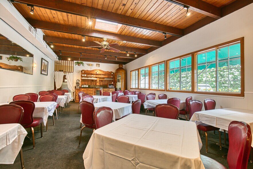 More Photos Of 405 N San Pedro Rd, San Rafael Restaurant For Sale