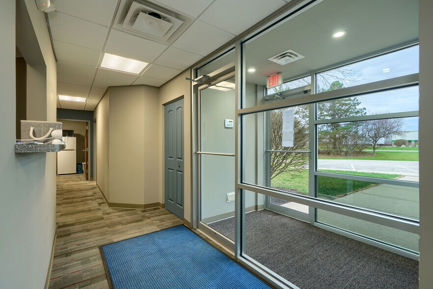 More Photos Of 7670 S Fishel Dr, Dublin Warehouse For Sale