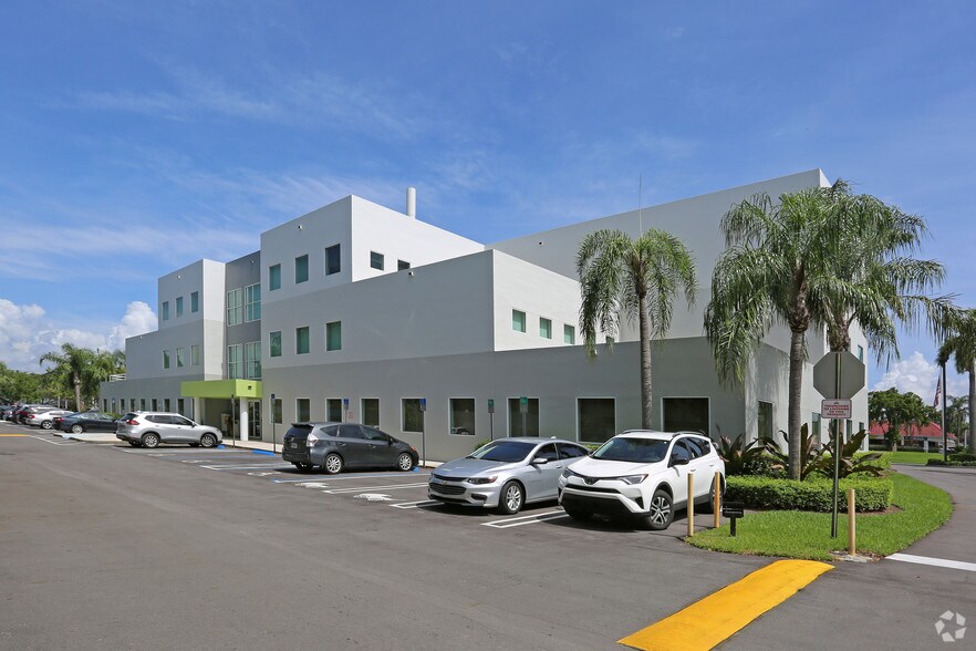More Photos Of 7900 NW 154th St, Miami Lakes Office For Lease