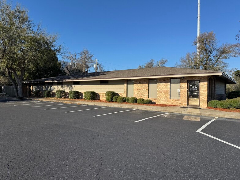 Primary Photo Of 527 AIRPORT Rd, Panama City Office For Sale