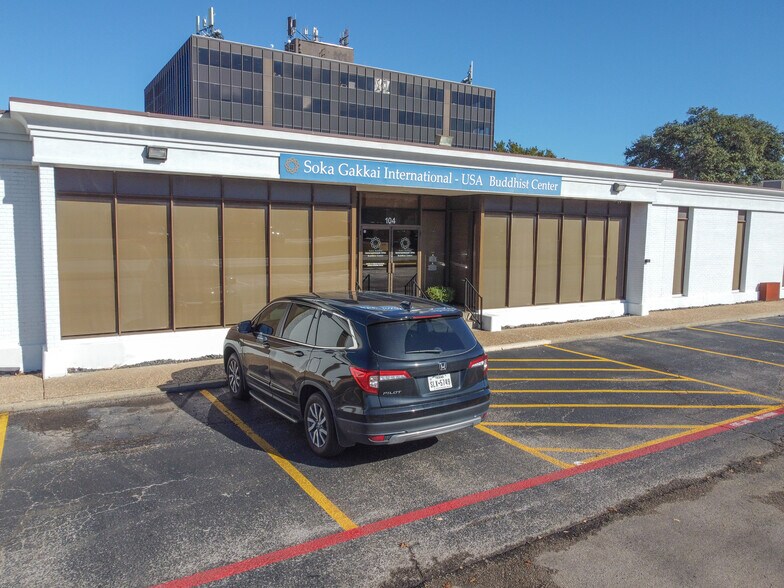 More Photos Of 13604-13608 Midway Road, Dallas General Retail For Lease
