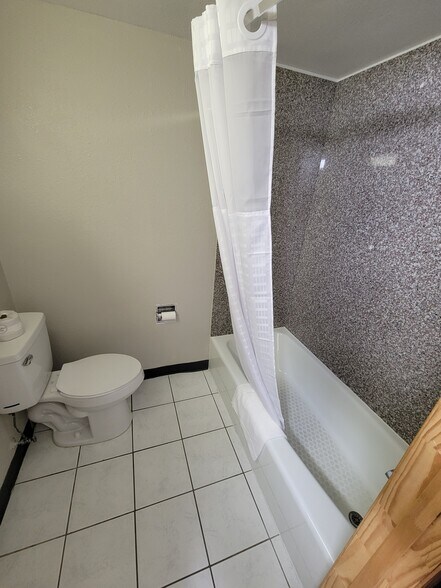 More Photos Of 711 S Downey St, West Branch Hotel For Sale