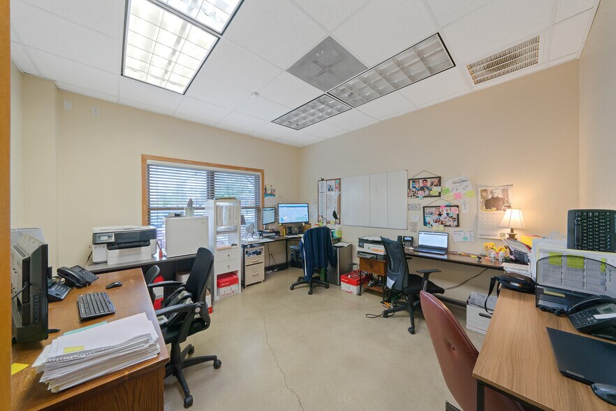 More Photos Of 1300 Universal City Blvd, Universal City Warehouse For Sale