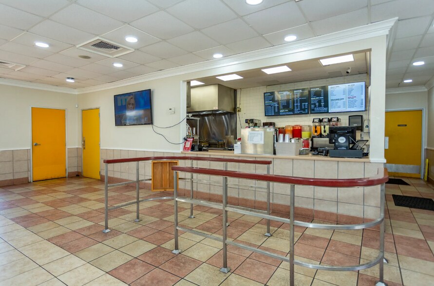 More Photos Of 3530 Pelham Pky, Pelham Fast Food For Sale
