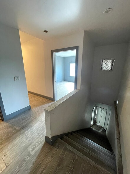 More Photos Of 2519-2521 Randolph St, Huntington Park Manufacturing For Sale