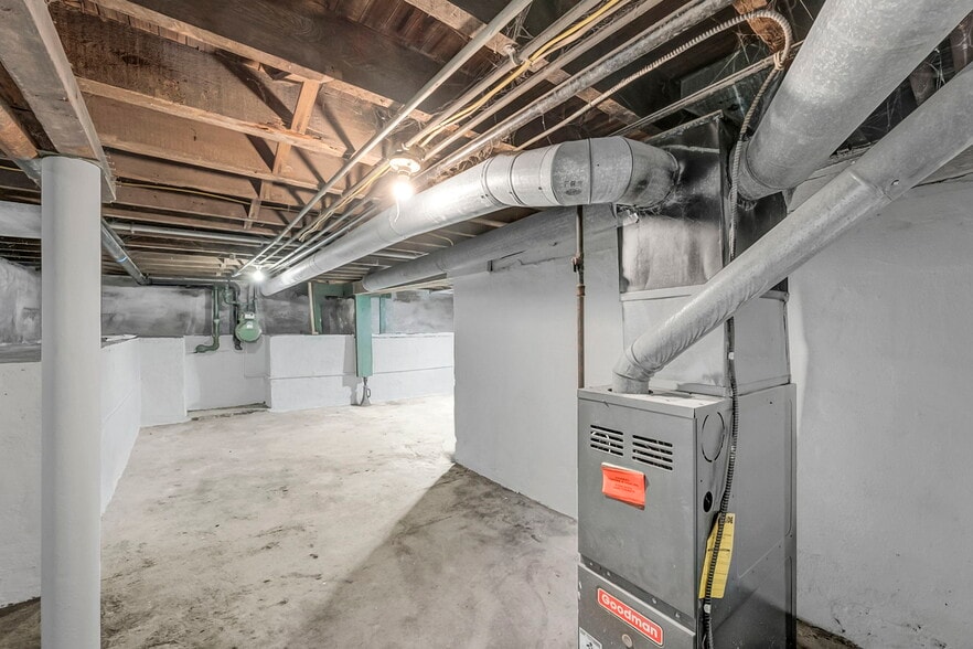 More Photos Of 4435 State Rd, Cleveland Storefront Retail Residential For Sale