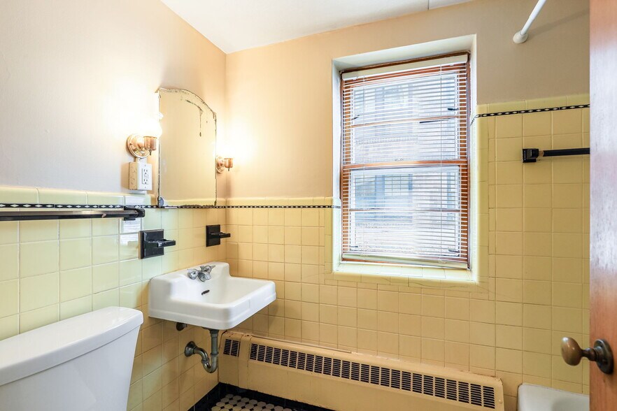 More Photos Of 1991 Grand Ave, Saint Paul Apartments For Sale