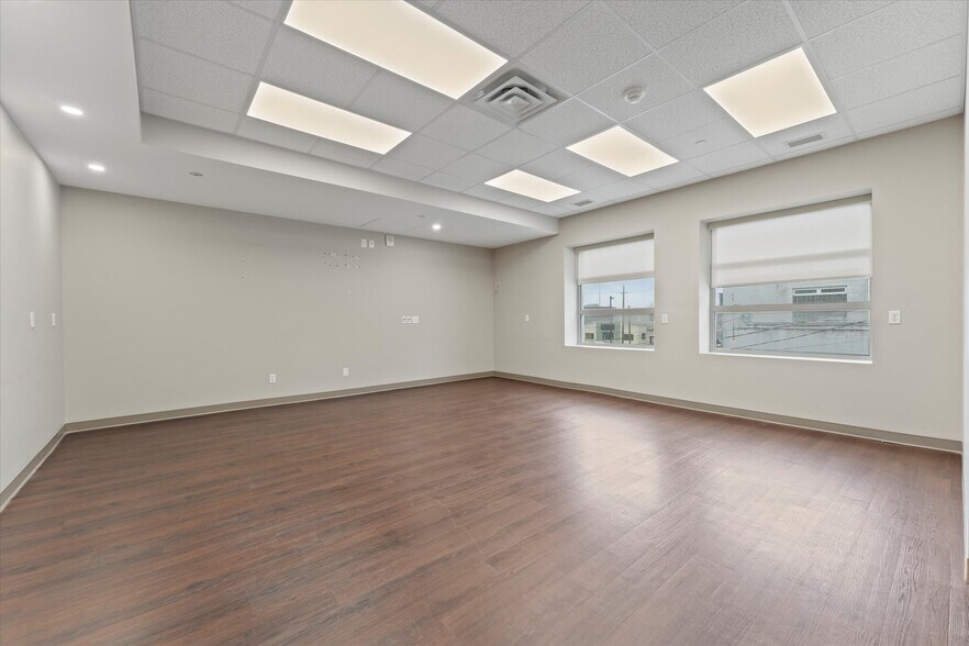 More Photos Of 736-744 Ouellette Av, Windsor Storefront For Sale