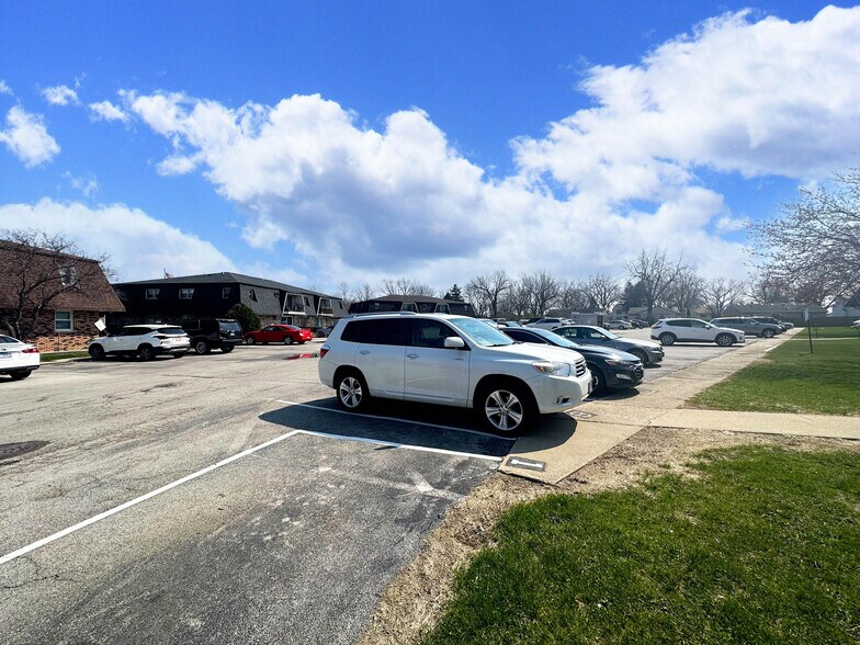 More Photos Of 150 Meadows Rd N, Bourbonnais Apartments For Sale