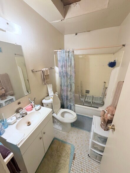More Photos Of 19143 Berg Rd, Detroit Apartments For Sale