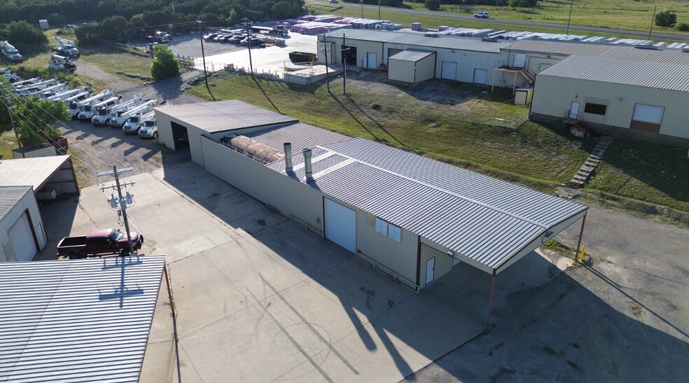 More Photos Of 105 Sunset Acres Ct, Granbury Industrial For Lease