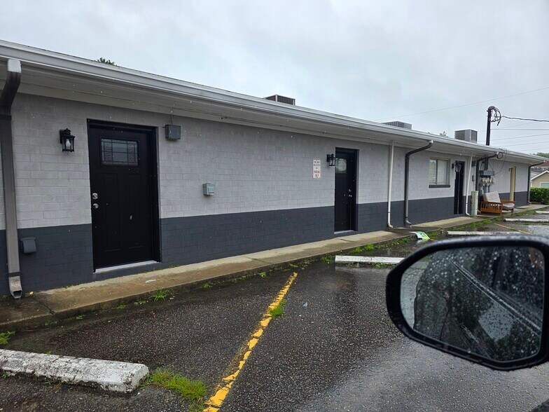 More Photos Of 706 Wilkins St, Smithfield Medical For Sale