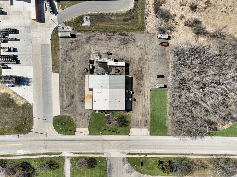 More Photos Of 201 Grell Ln, Johnson Creek Manufacturing For Sale