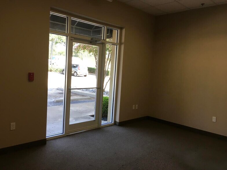 More Photos Of 5005 Colleyville Blvd, Colleyville Unknown For Lease