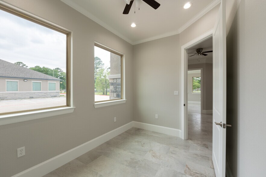 More Photos Of 12414 Spring Cypress Rd, Tomball Medical For Sale