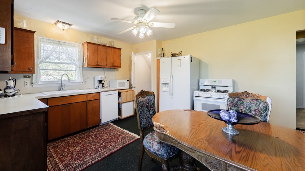 More Photos Of 11424 W Corunna Rd, Lennon Storefront Retail Residential For Sale