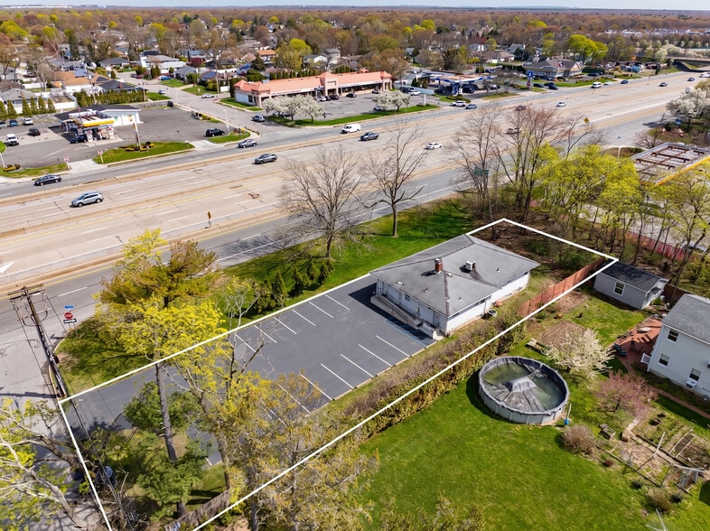 More Photos Of 3250 Sunrise Hwy, Islip Terrace Medical For Sale