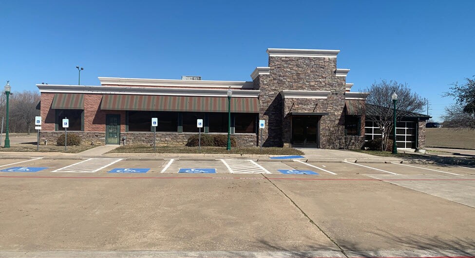 More Photos Of 2290 S Stemmons Fwy, Lewisville Restaurant For Sale