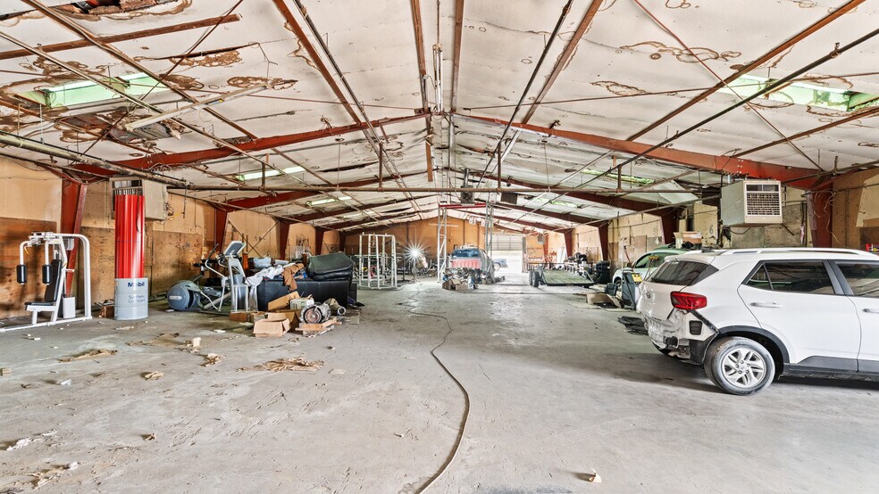 More Photos Of 1107-1111 W Shawnee St, Muskogee Auto Repair For Sale