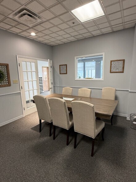 More Photos Of 1970 Main St, Sarasota Office For Lease